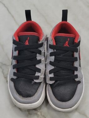 Jordan Toddler Low-Top Sneakers in Black, Gray & Red